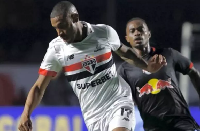 São Paulo bate o RB Bragantino e chega à quarta vitória seguida no Brasileirão 