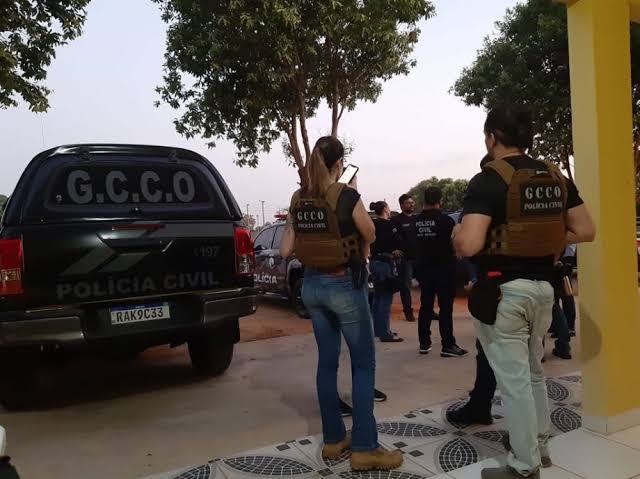 Polícia Civil cumpre mandados de busca e apreensão em operação contra organização criminosa acusada de tortura em boates de Mato Grosso