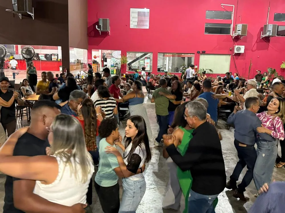  Hoje tem Bailão: Sexta-feira animada é no Restaurante e Pizzaria Todo Dia!