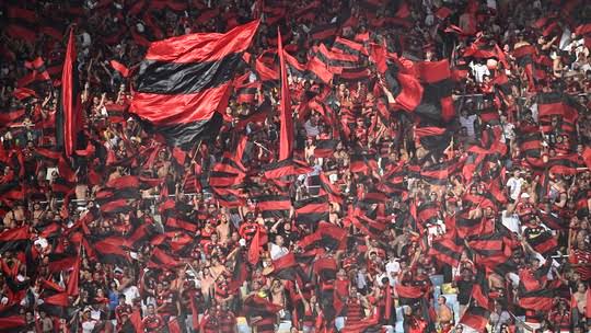 Flamengo Vence Fortaleza por 2 a 0 e Mantém Boa Posição no Brasileirão