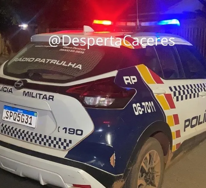 Homem de 30 anos foge pelos fundos e escapa de atiradores que invadiram sua casa no Olhos d'Água