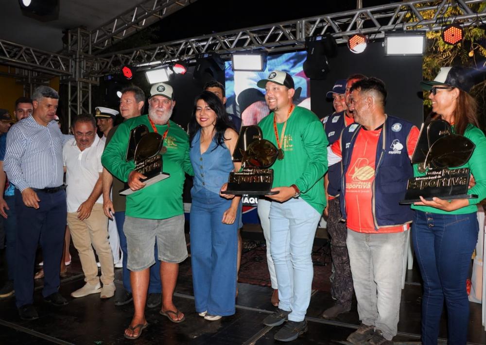 A EQUIPE DE CÁCERES, LIDERADA POR GILMAR REIS, LEVA PARA CASA O TROFÉU PRINCIPAL DO FIPE E CONSOLIDA SEU DOMÍNIO NAS COMPETIÇÕES DE PESCA.